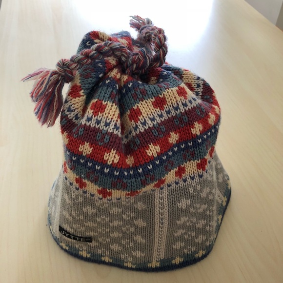 Vintage Funky Fair Isle Tassel Knit Beanie - Picture 2 of 4